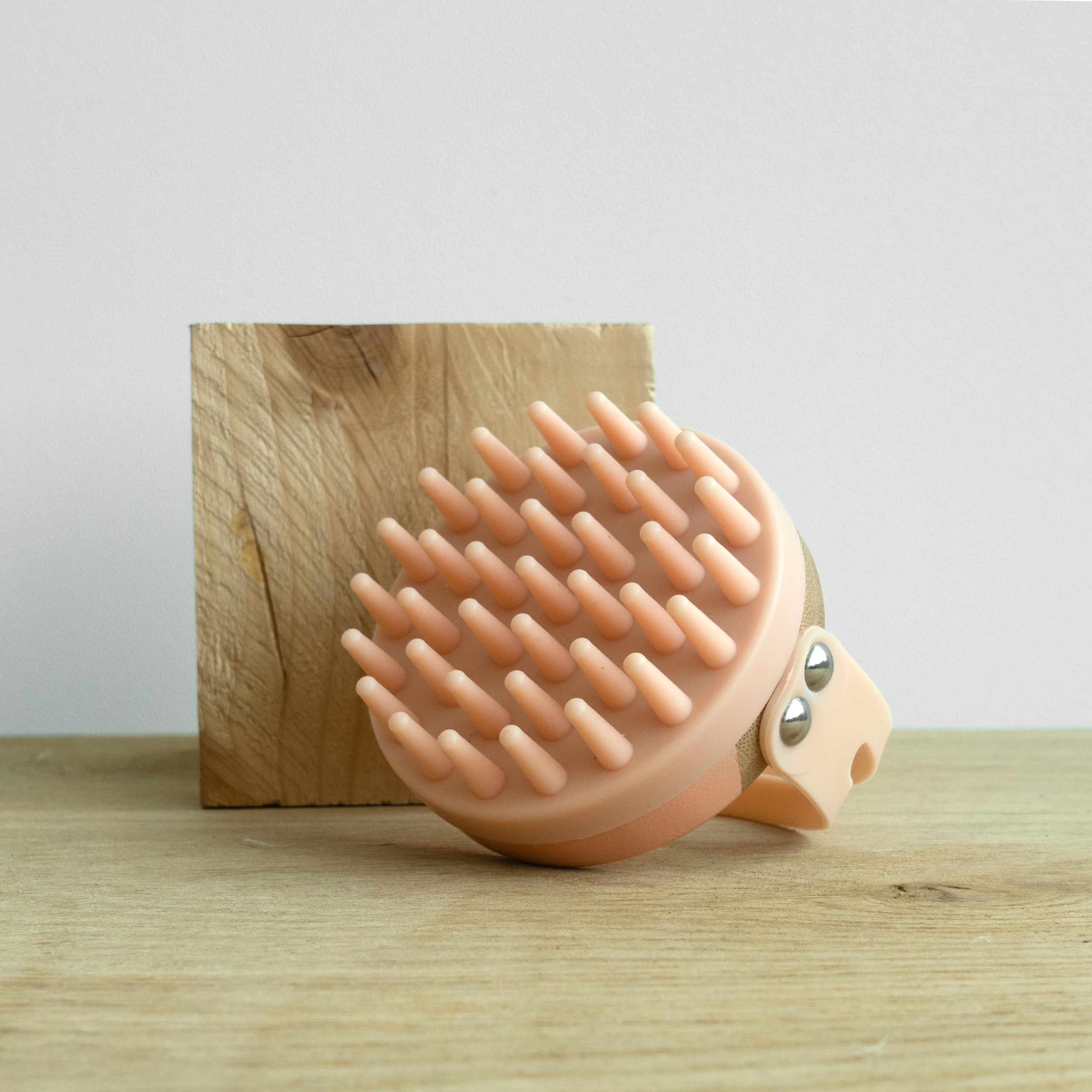 Brosse massante cuir chevelu